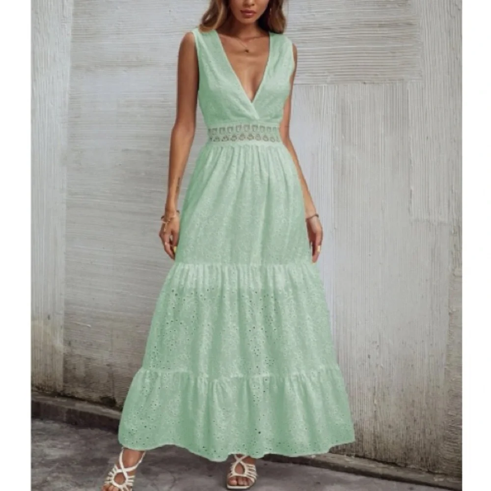 Boho green  lace insert V neck ruffle hem maxi dress - Picture 15 of 16